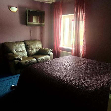 Viesu Nams “Dimantu Ferma” Hotell Ikšķile Exteriör bild