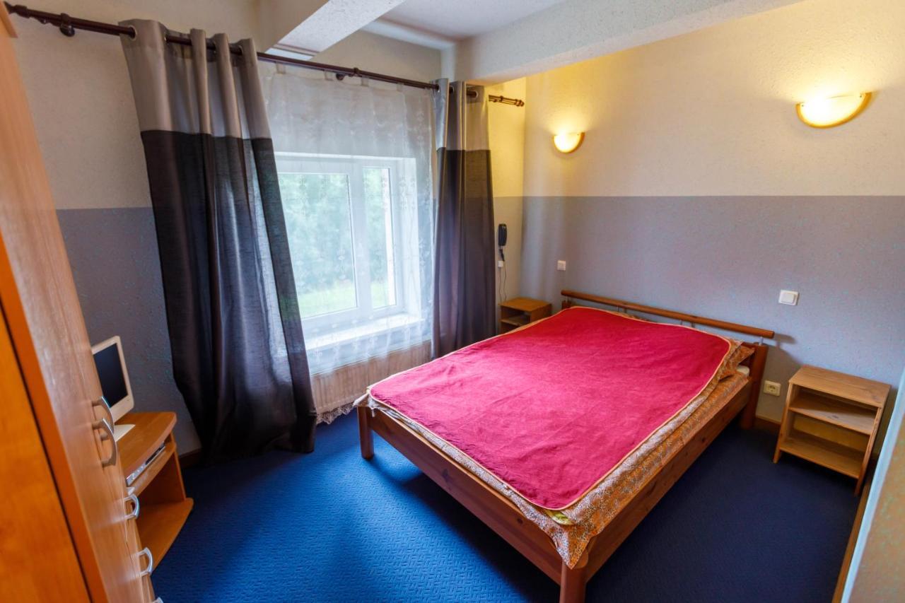 Viesu Nams “Dimantu Ferma” Hotell Ikšķile Exteriör bild