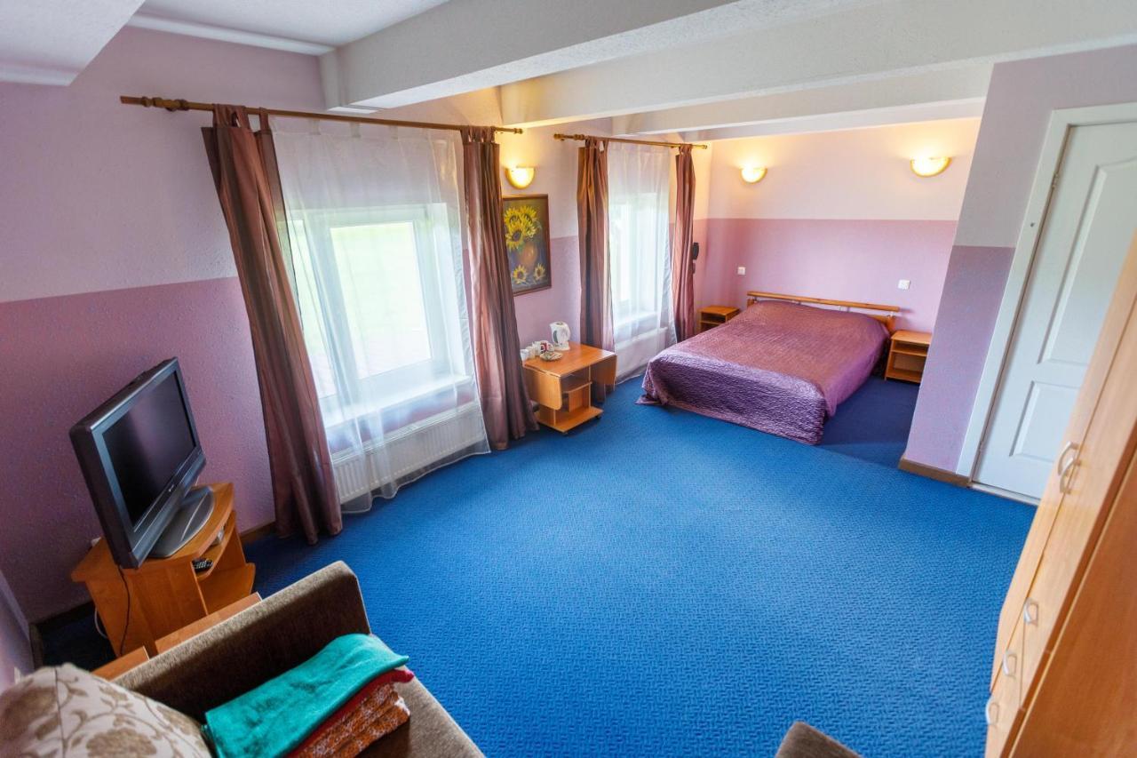 Viesu Nams “Dimantu Ferma” Hotell Ikšķile Exteriör bild