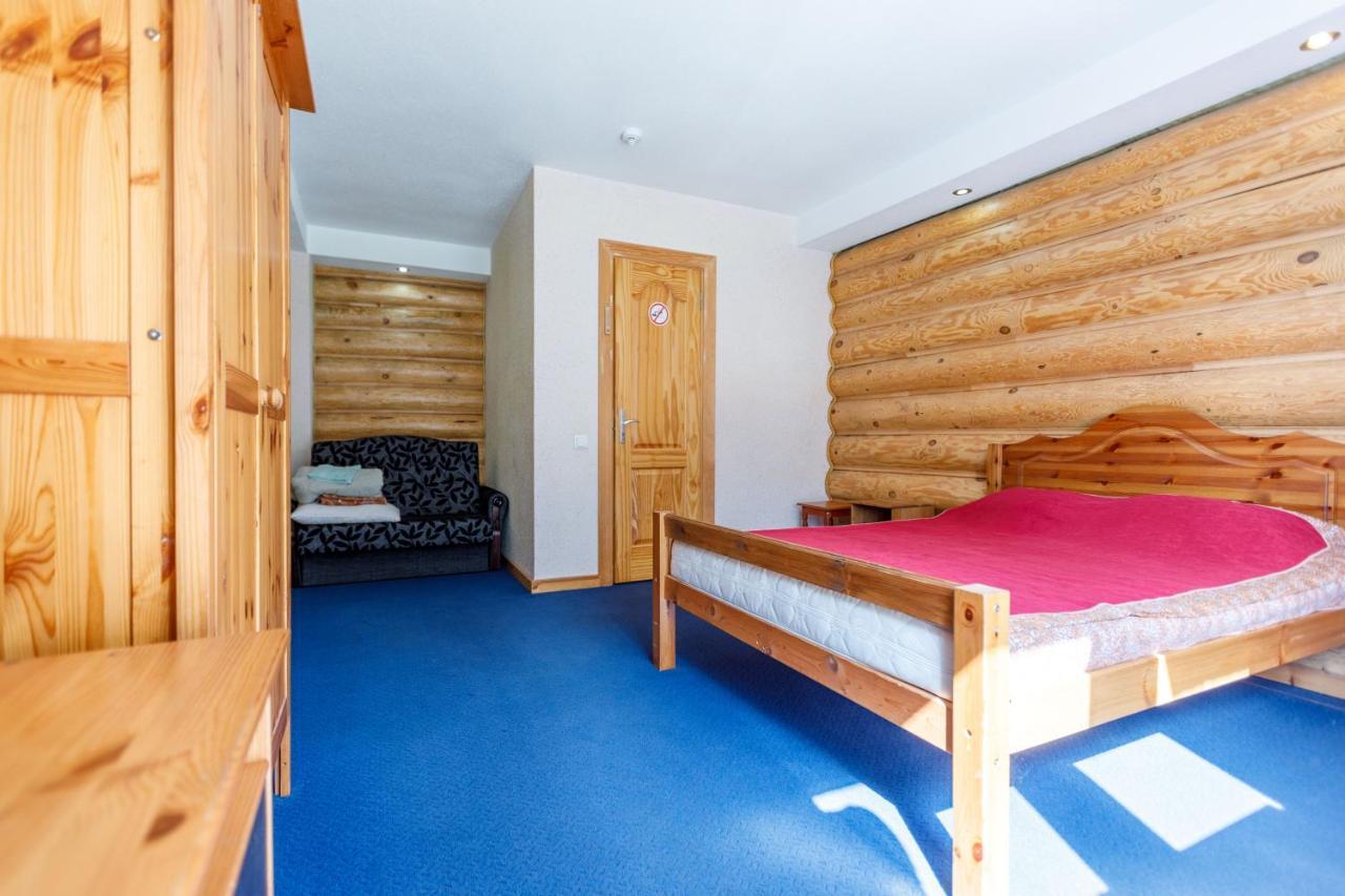Viesu Nams “Dimantu Ferma” Hotell Ikšķile Exteriör bild