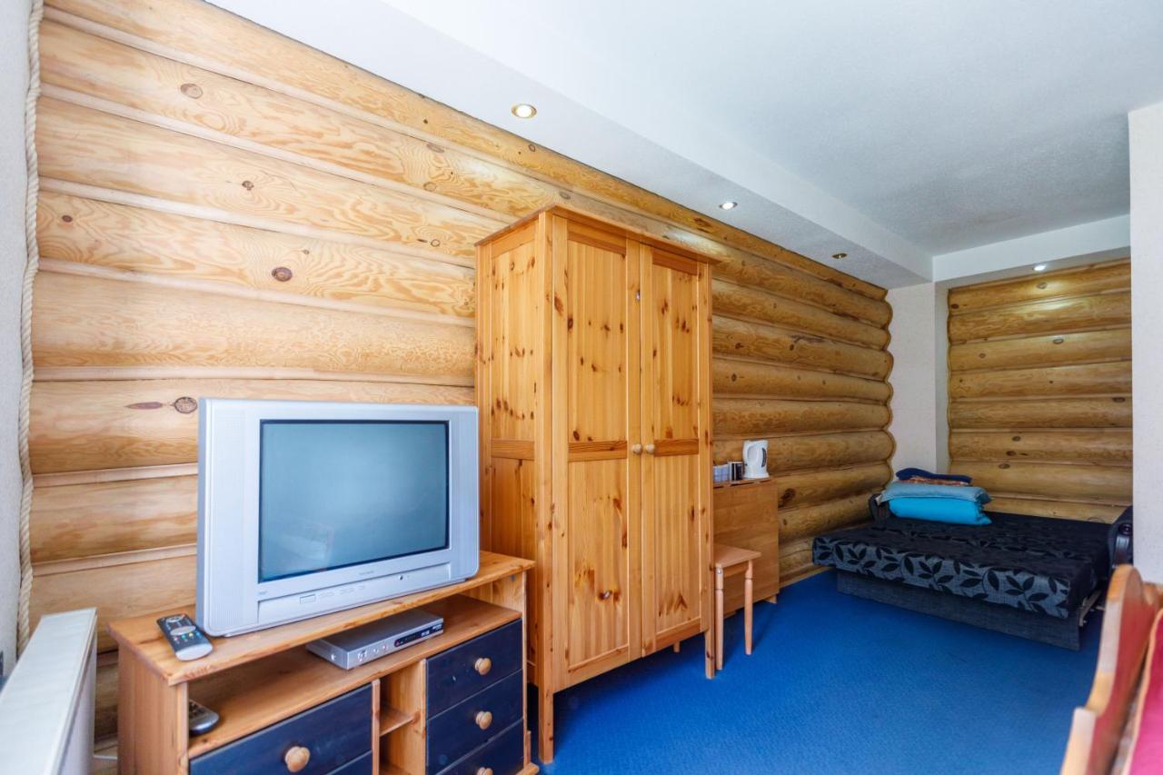 Viesu Nams “Dimantu Ferma” Hotell Ikšķile Exteriör bild