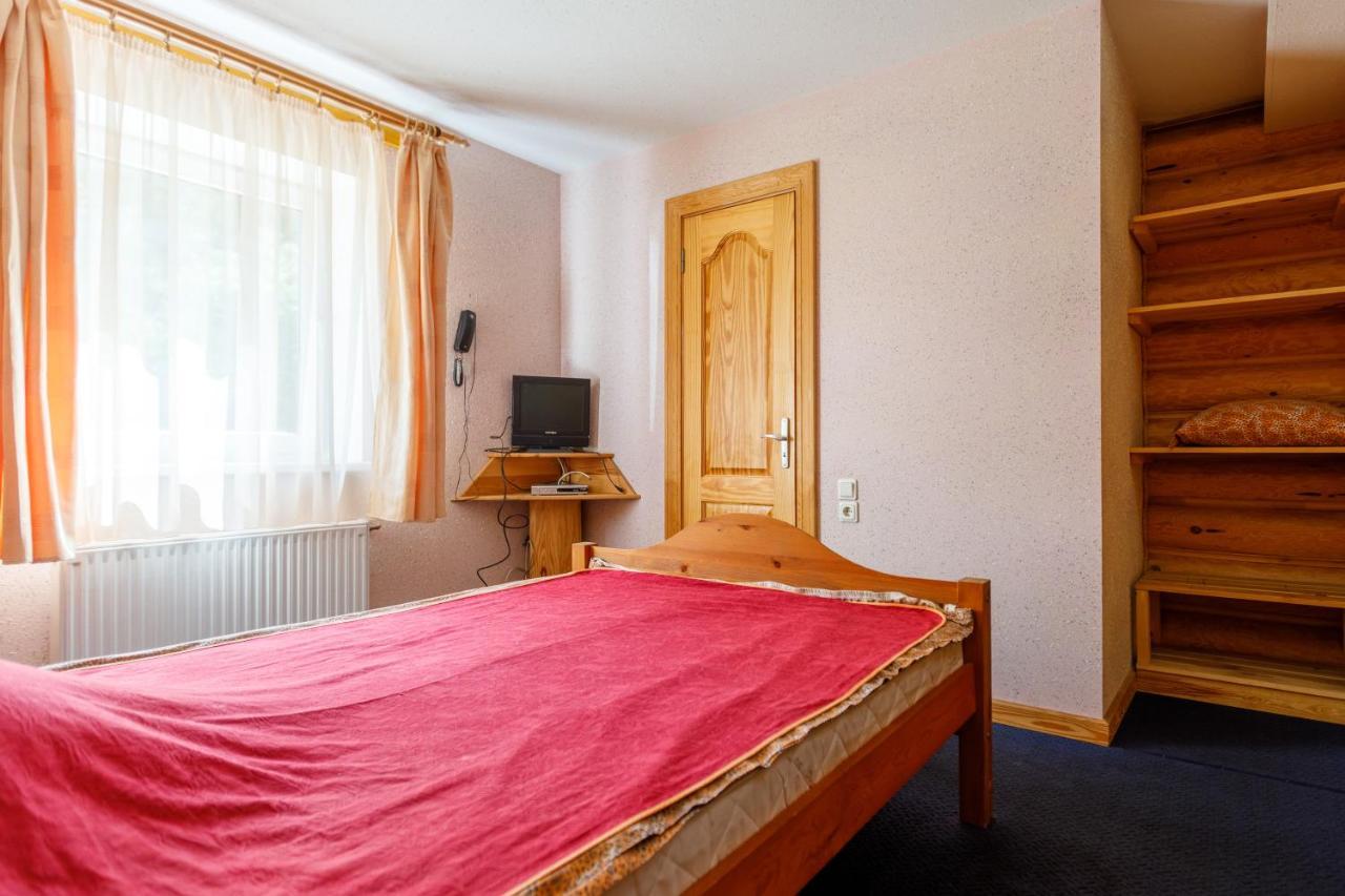 Viesu Nams “Dimantu Ferma” Hotell Ikšķile Exteriör bild