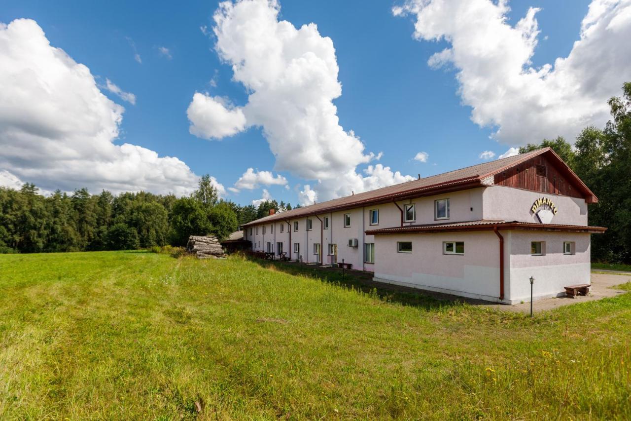 Viesu Nams “Dimantu Ferma” Hotell Ikšķile Exteriör bild