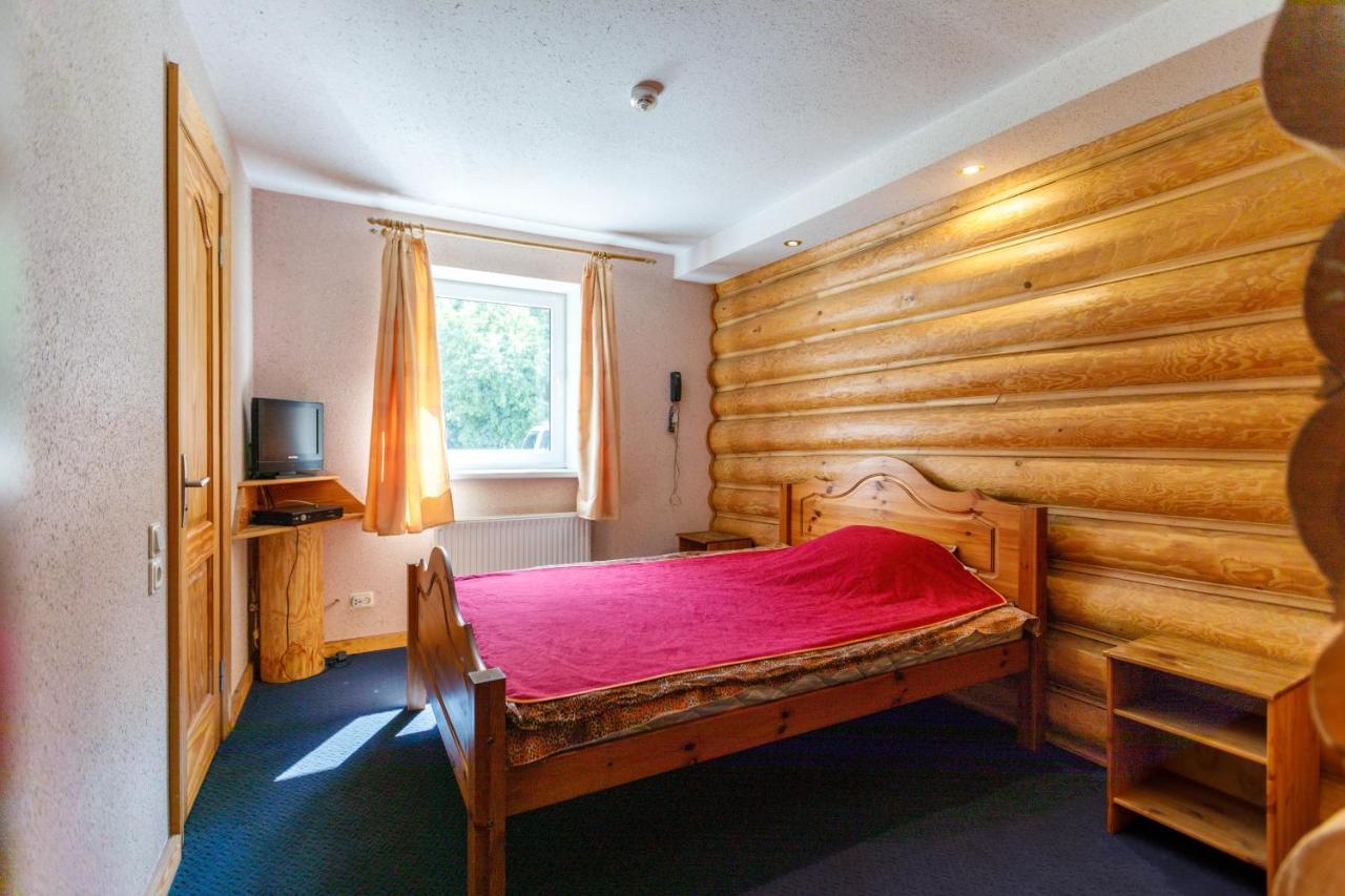 Viesu Nams “Dimantu Ferma” Hotell Ikšķile Exteriör bild