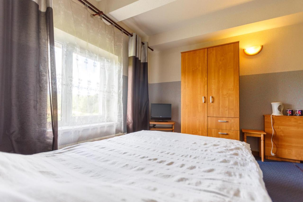 Viesu Nams “Dimantu Ferma” Hotell Ikšķile Exteriör bild