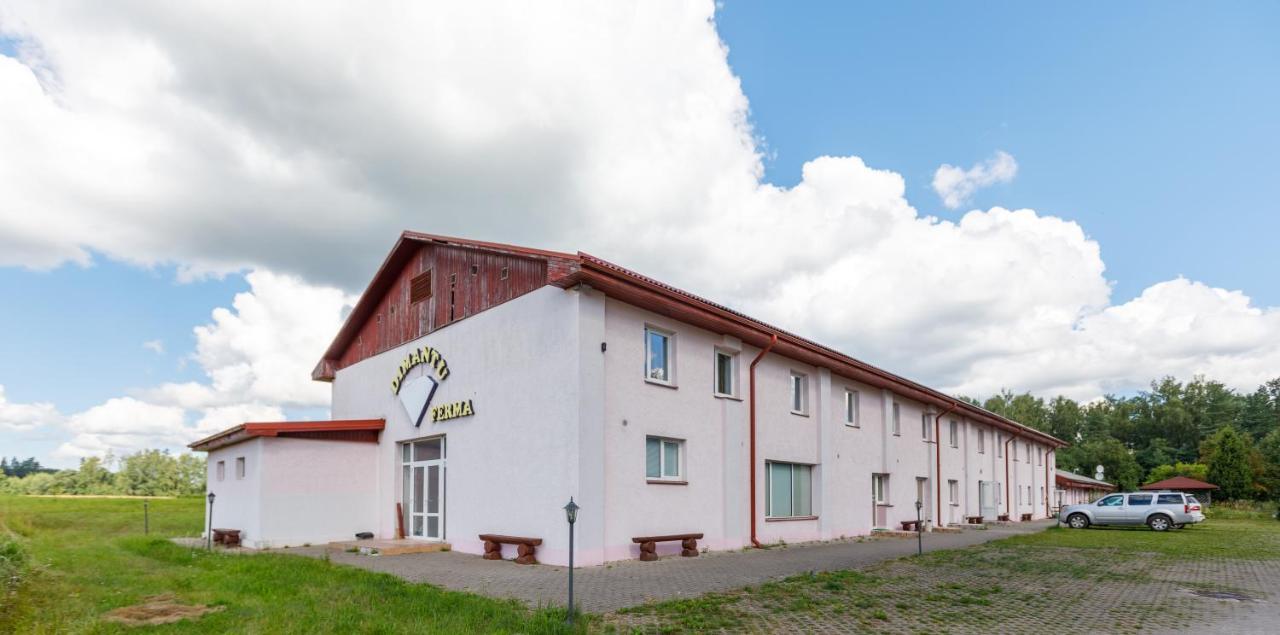 Viesu Nams “Dimantu Ferma” Hotell Ikšķile Exteriör bild