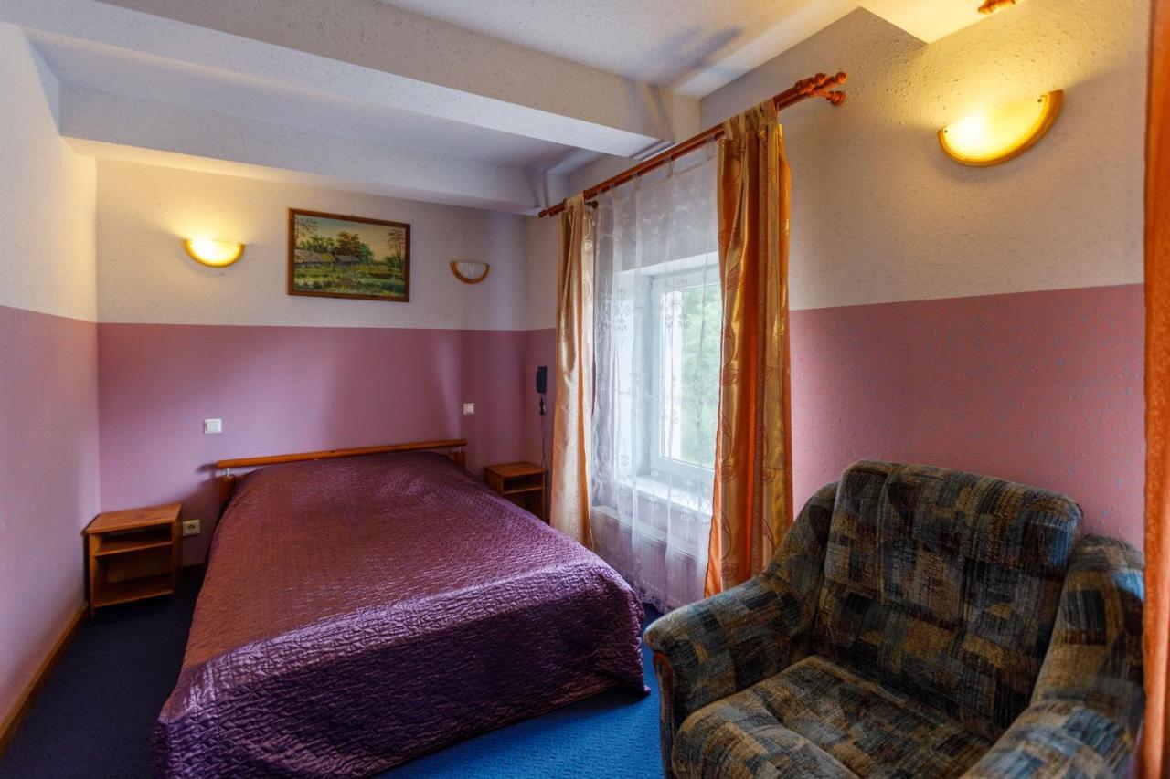 Viesu Nams “Dimantu Ferma” Hotell Ikšķile Exteriör bild